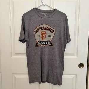 Giants tee